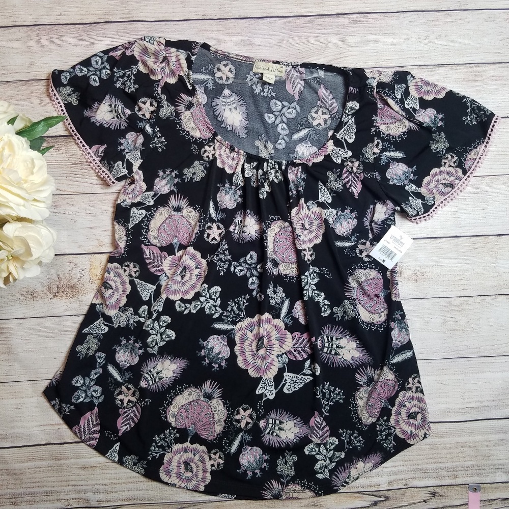 NWT live and let live Floral Print Blouse Sz M